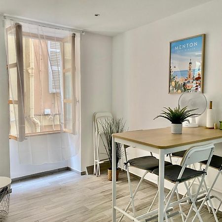 Historical Rue Longue Apartment Ментона Екстериор снимка